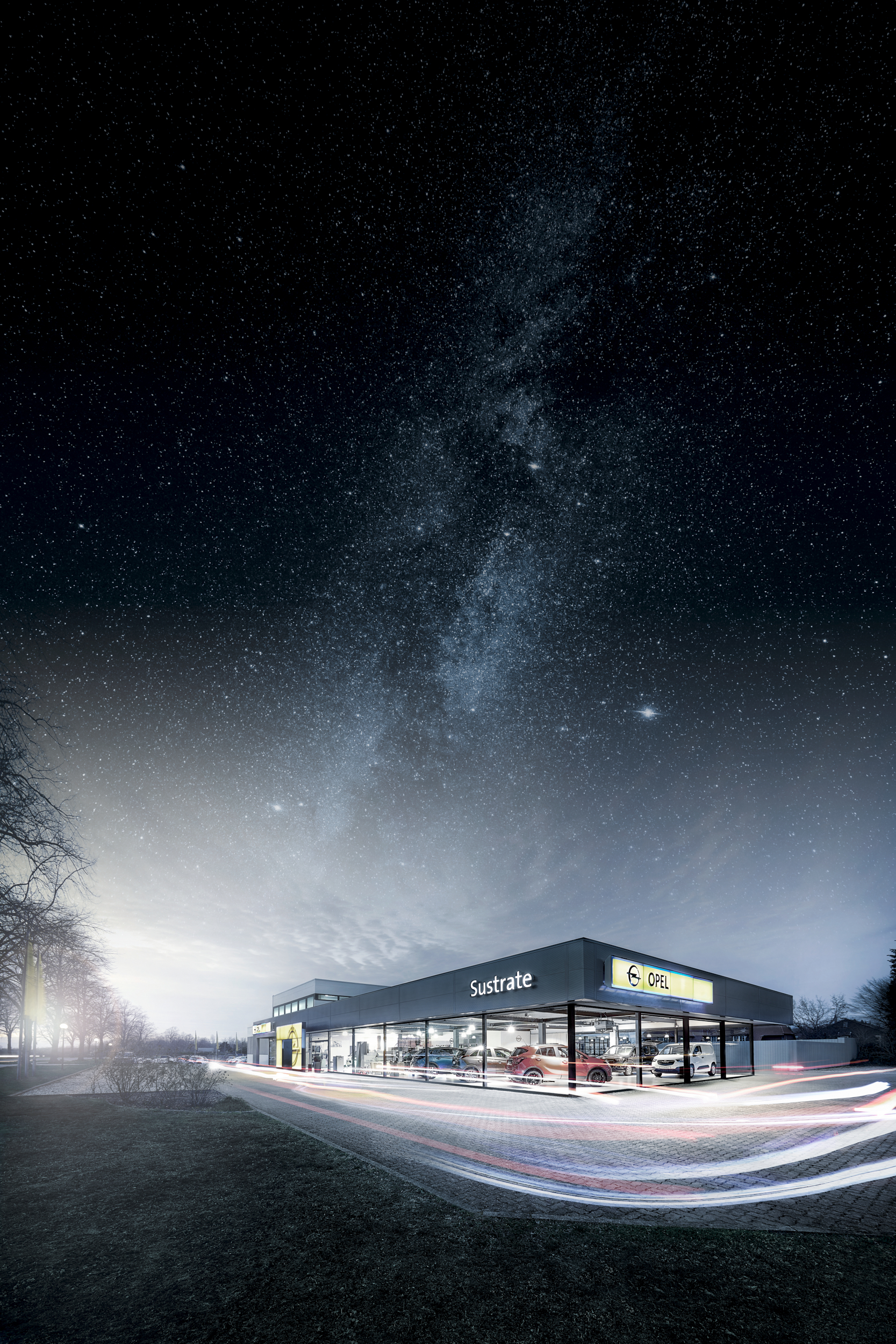 Nächtliche Architekturfotografie Autohaus Opel mit Sternenhimmel